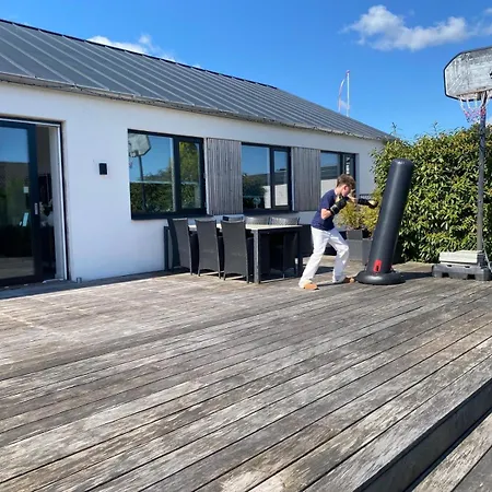 Dom wakacyjny Med Jacuzzi Horning