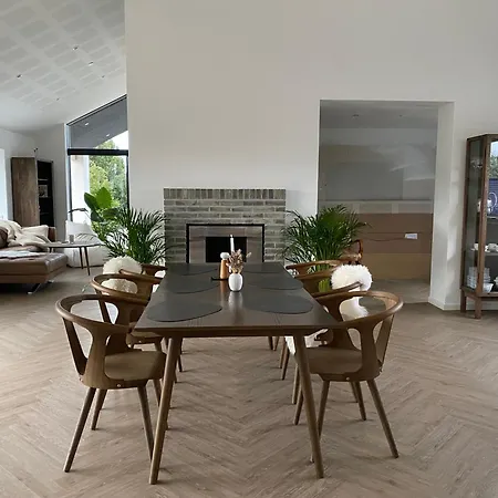 Nyaraló Med Jacuzzi